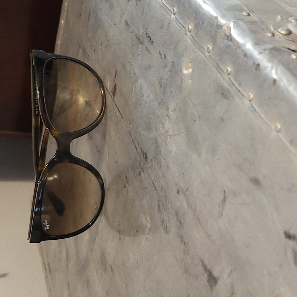 Cute Ray-ban Sunnies! Like new!